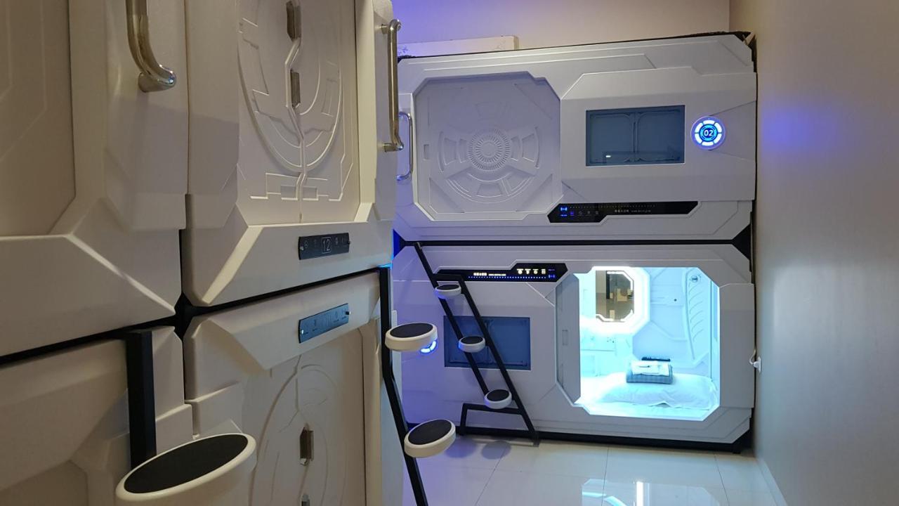 Apollo Capsule Hotel Ende Exteriér fotografie