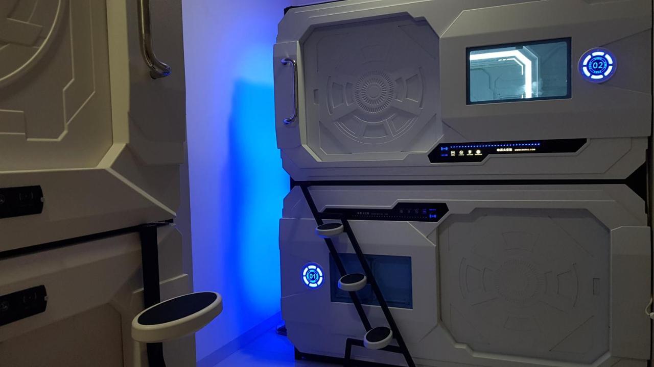 Apollo Capsule Hotel Ende Exteriér fotografie